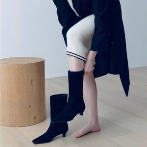 Predictions Vintage Suede Boots